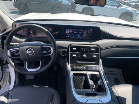 Used 2025 Nissan Armada SV RWD image 21