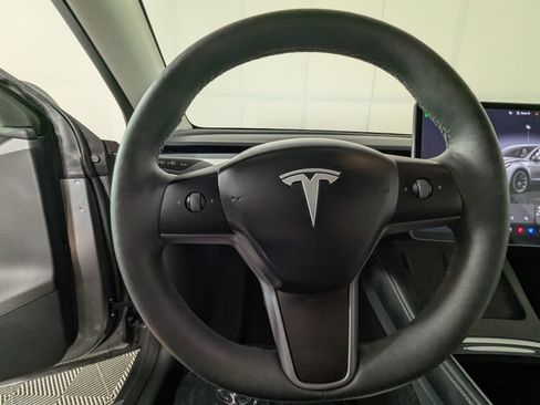 Used 2024 Tesla Model Y Long Range image 17