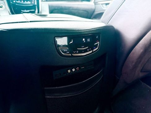 Used 2015 Cadillac Escalade Platinum image 12