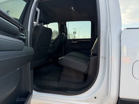 Used 2024 Chevrolet Silverado 2500 LT w/ Convenience Package image 11