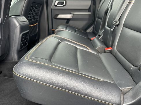 Used 2023 Ford Bronco Badlands image 21