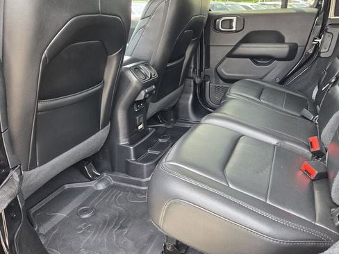 Used 2020 Jeep Wrangler Unlimited Sahara AWD/4WD image 10