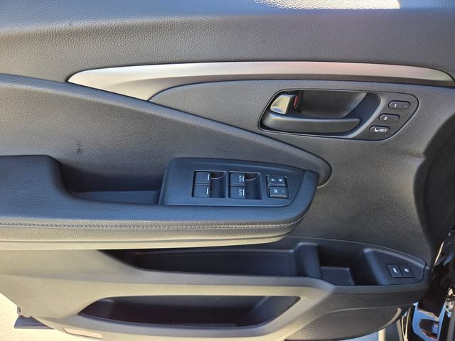Used 2025 Honda Passport EX-L image 17