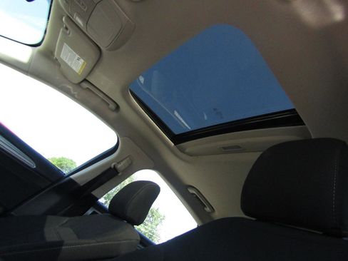 Used 2020 Ford Fusion SE FWD image 12