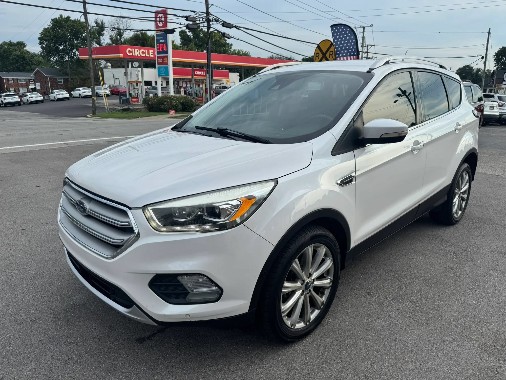 Used 2017 Ford Escape Titanium w/ Equipment Group 301A AWD/4WD image 3