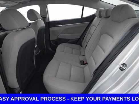 Used 2017 Hyundai Elantra SE FWD image 16