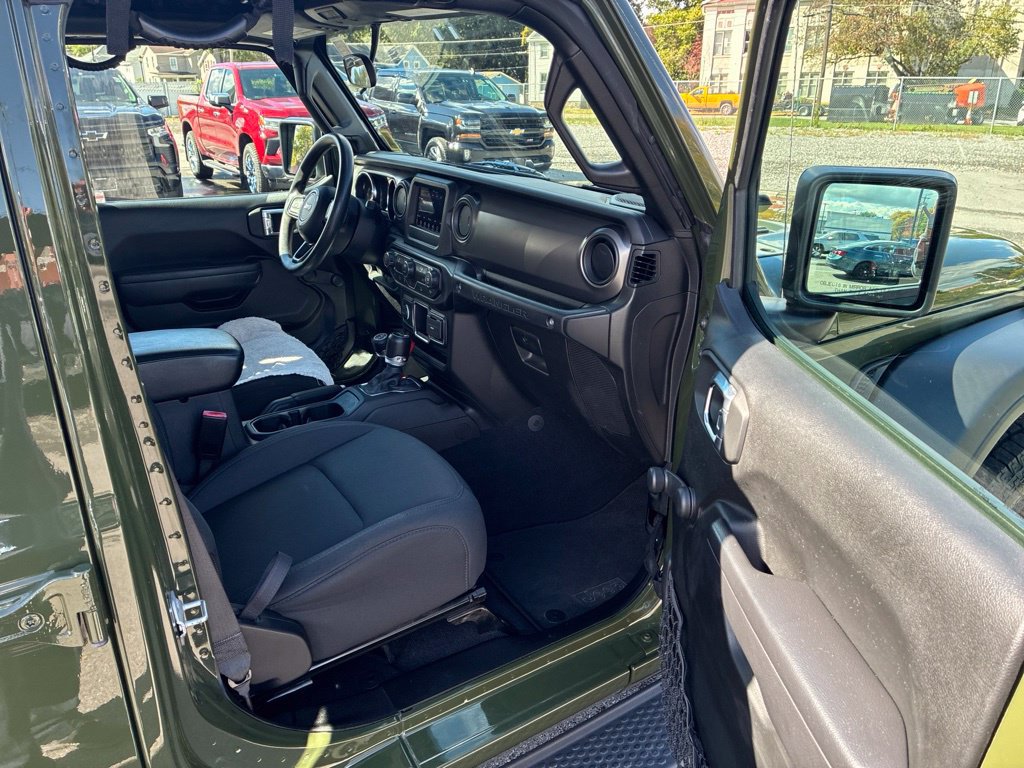 Used 2022 Jeep Wrangler Unlimited Sport AWD/4WD image 25