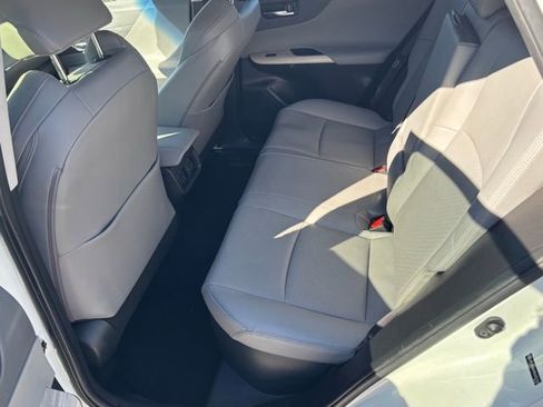 Used 2021 Toyota Venza Limited image 22