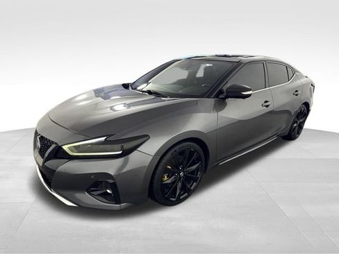 Used 2020 Nissan Maxima SR w/ Sport Mat Group FWD image 3