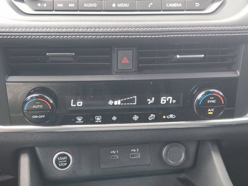 Used 2023 Nissan Rogue SV FWD image 16