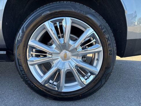 Used 2021 Chevrolet Suburban High Country w/ Premium Package RWD image 16