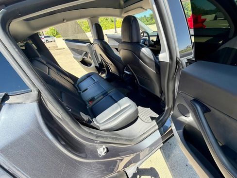 Used 2022 Tesla Model Y Performance AWD/4WD image 29