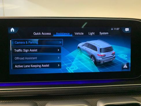 Used 2021 Mercedes-Benz GLS 580 4MATIC w/ E-Active Body Control Package image 46