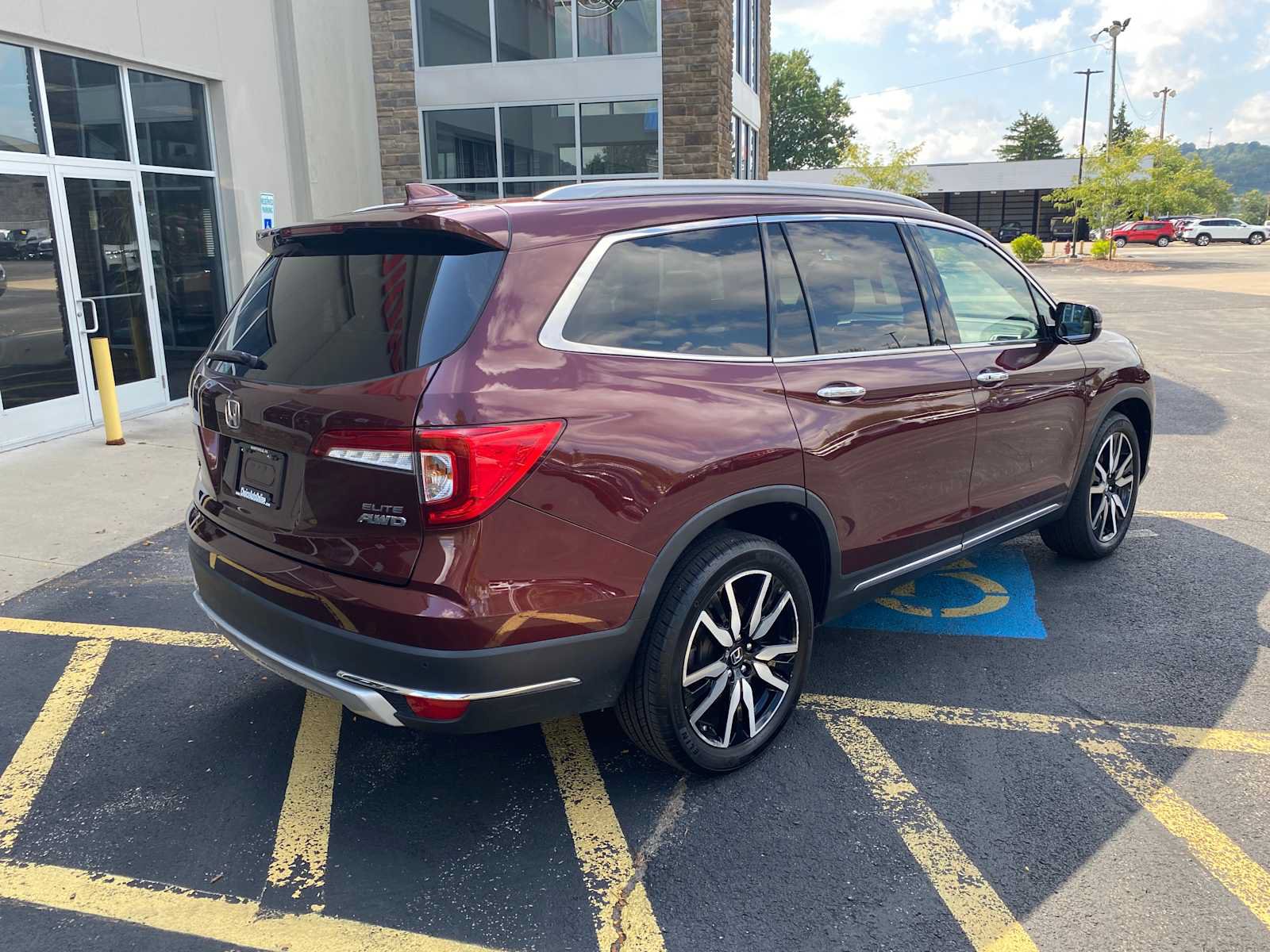 Used 2021 Honda Pilot Elite image 4