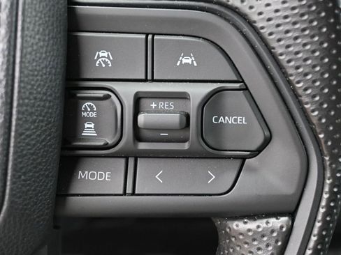 Certified 2025 Toyota Tacoma SR5 AWD/4WD image 19
