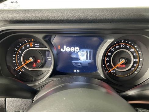 New 2025 Jeep Gladiator Sport image 3