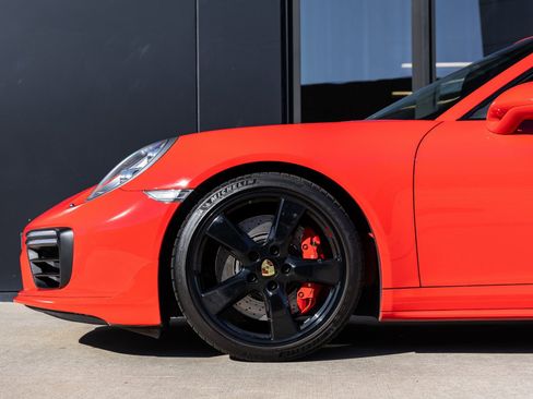 Used 2018 Porsche 911 Turbo image 13