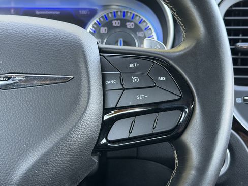 Used 2022 Chrysler 300 S RWD image 17