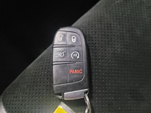 Used 2017 Jeep Grand Cherokee Altitude image 32