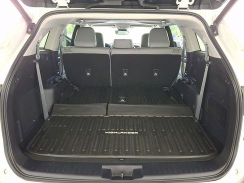 Used 2023 Toyota Highlander Limited FWD image 34