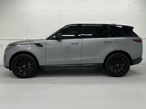 Used 2024 Land Rover Range Rover Sport SE image 3