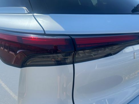Used 2026 INFINITI QX60 Luxe w/ Cargo Package FWD image 12