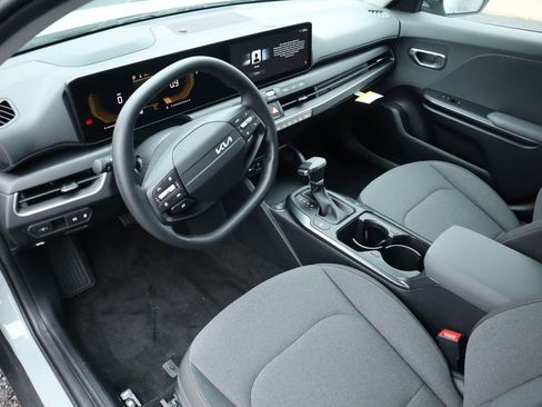 New 2025 Kia K4 LXS image 26