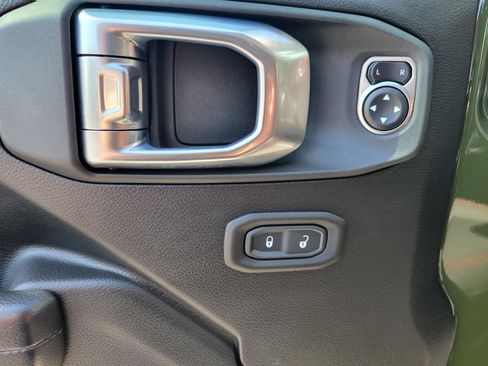 Used 2021 Jeep Wrangler Rubicon AWD/4WD image 20