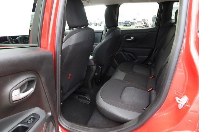 Used 2023 Jeep Renegade Trailhawk AWD/4WD image 15