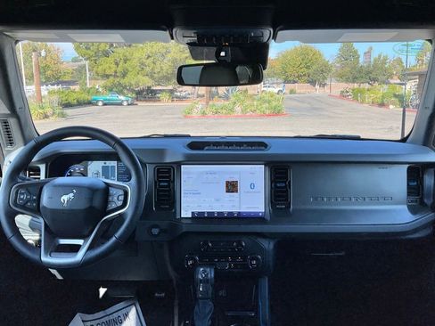 Certified 2024 Ford Bronco Black Diamond w/ Sasquatch Package image 41