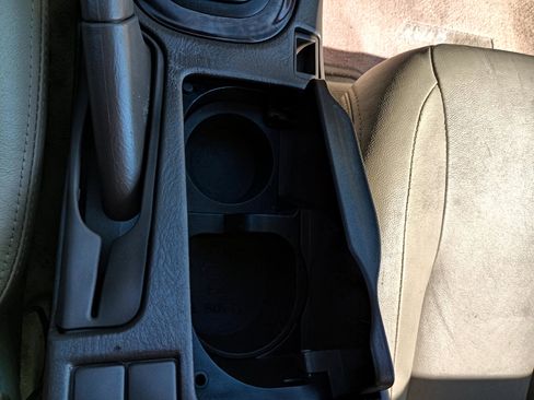 Used 2000 Nissan Maxima GLE image 29