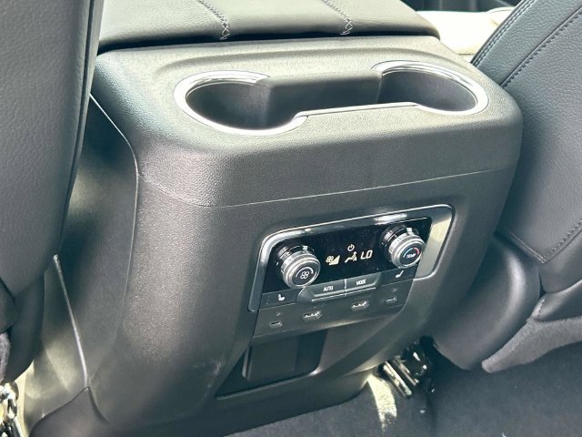 New 2026 GMC Yukon Denali w/ Denali Reserve Package AWD/4WD image 19