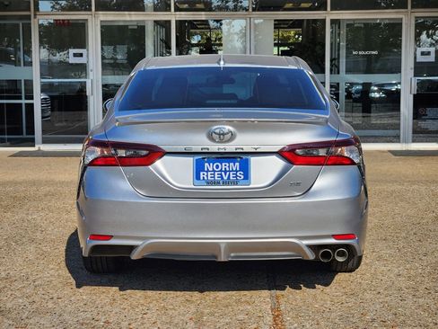 Used 2023 Toyota Camry SE image 6