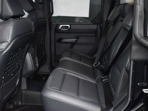 New 2025 Ford Bronco Badlands image 12