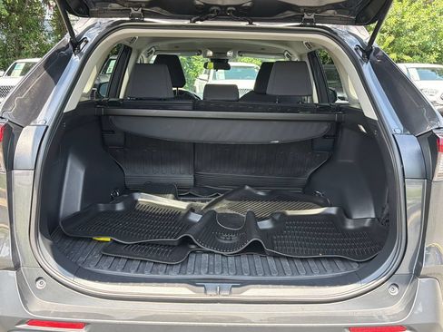 Used 2025 Toyota RAV4 XLE AWD/4WD image 6