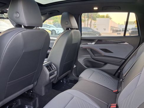New 2026 Volkswagen Tiguan SE R-Line FWD image 5