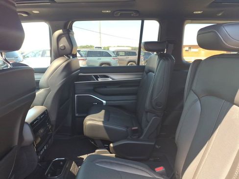 New 2026 Jeep Grand Wagoneer 4WD image 7