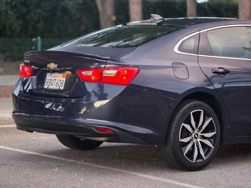 Used 2017 Chevrolet Malibu LT w/ Sport Package FWD image 7