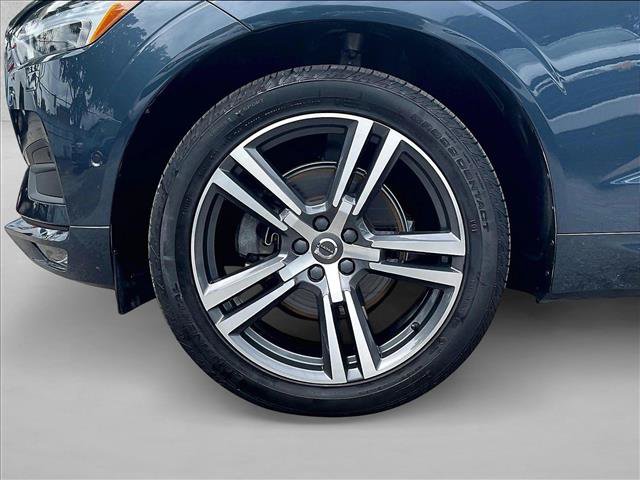 Used 2019 Volvo XC60 T5 Momentum w/ Multimedia Package FWD image 10