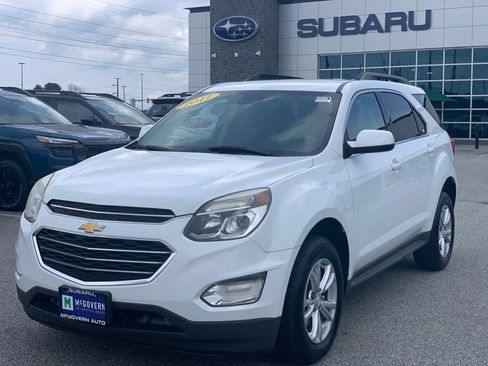 Used 2017 Chevrolet Equinox LT w/ Convenience Package FWD image 3