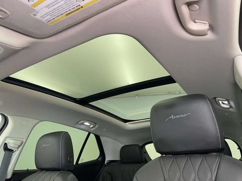 Used 2023 Buick Envision Avenir AWD/4WD image 15