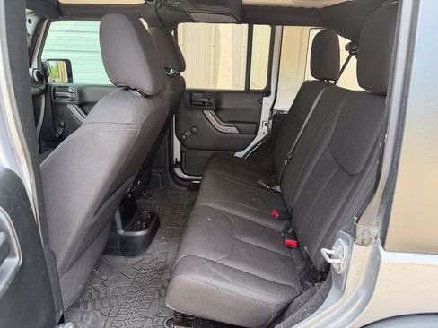 Used 2017 Jeep Wrangler Unlimited Sport AWD/4WD image 12