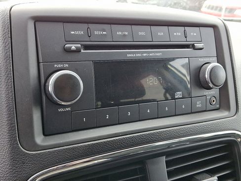 Used 2012 Dodge Grand Caravan SXT image 15