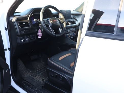 Used 2023 GMC Yukon XL AT4 w/ LPO, Floor Liner Package AWD/4WD image 11