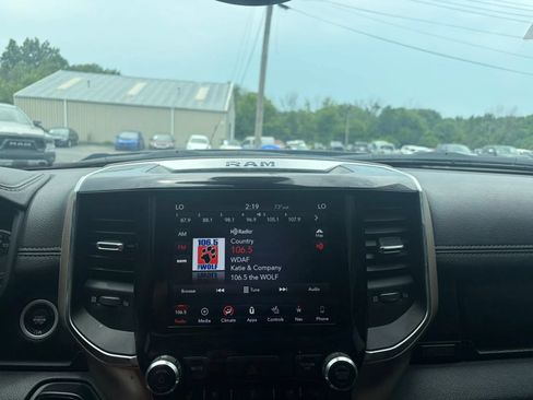 Used 2019 RAM 1500 Laramie AWD/4WD image 13