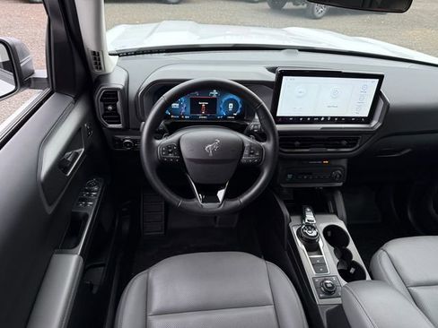 Used 2025 Ford Bronco Sport Badlands image 6