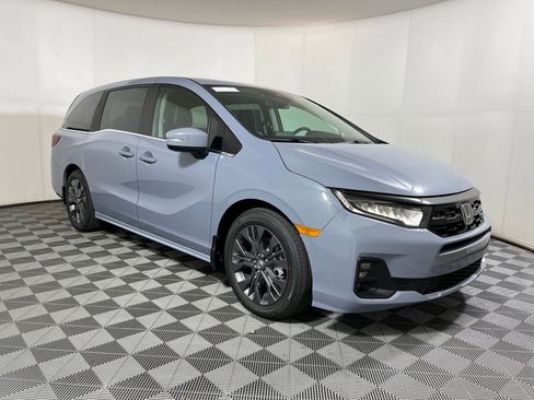 New 2026 Honda Odyssey Touring image 6
