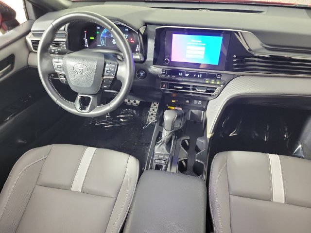 Used 2025 Toyota Camry SE FWD image 15