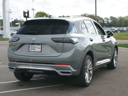Used 2024 Buick Envision Avenir AWD/4WD image 21