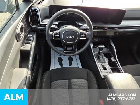 Used 2024 Kia Sorento LX image 5